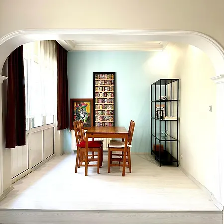 Apartment Cihangir House *